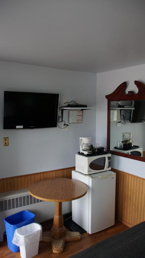 Robyn'S Motel Peterborough Exterior foto